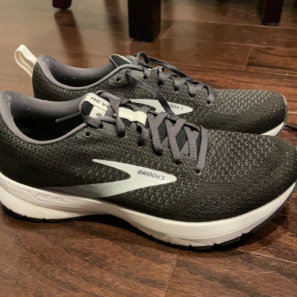 Brooks Revel 4